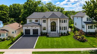 117 E Berkley Boulevard, Iselin, NJ 08830