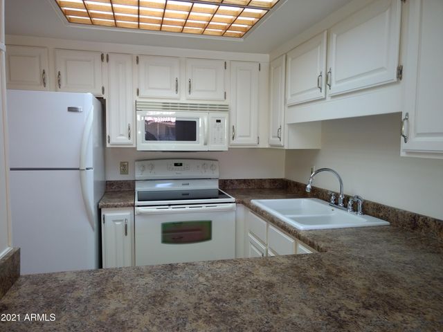 10330 W THUNDERBIRD Boulevard A333, Sun City, AZ 85351