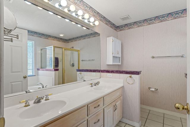 395 Lake Holley Circle, Defuniak Springs, FL 32433