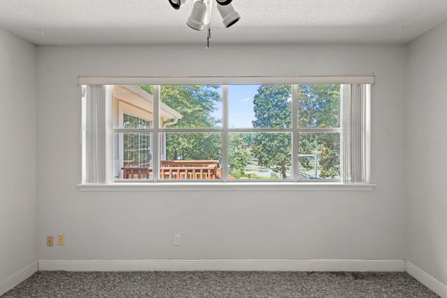 395 Lake Holley Circle, Defuniak Springs, FL 32433