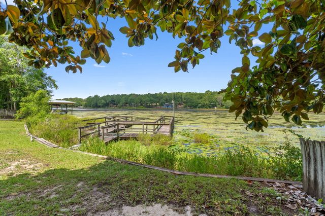 395 Lake Holley Circle, Defuniak Springs, FL 32433