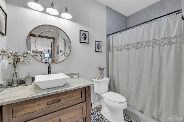 909 Loma Blanca Lane, Rio Grande City, TX 78582