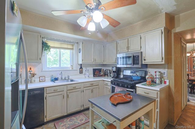 2 Mohican Road, Newburgh, NY 12550