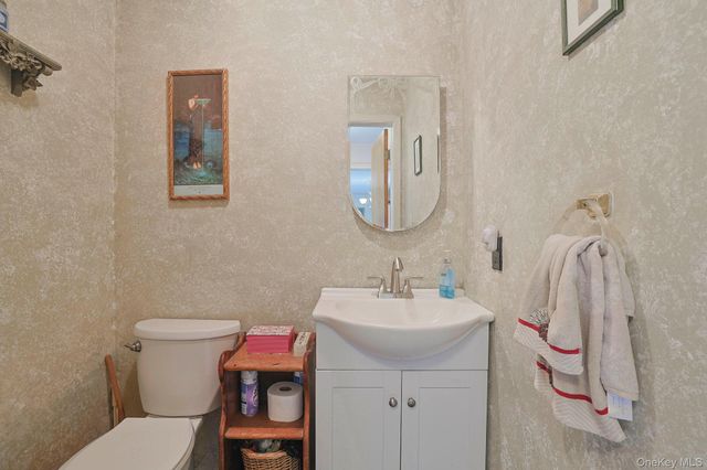 2 Mohican Road, Newburgh, NY 12550