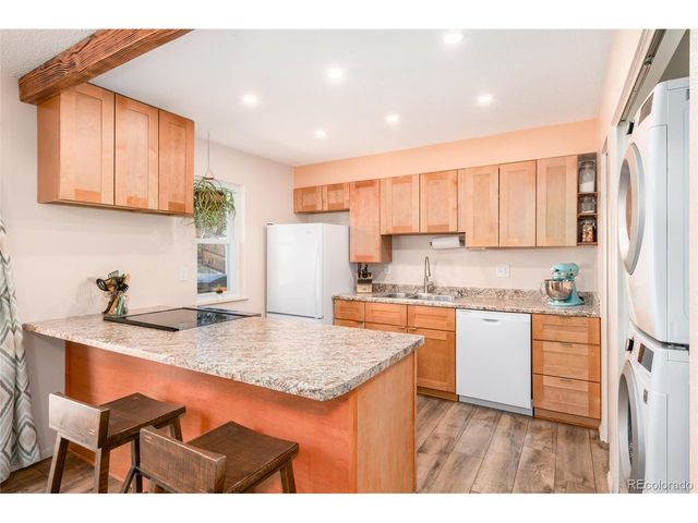 8787 Dover Cir, Arvada, CO 80005
