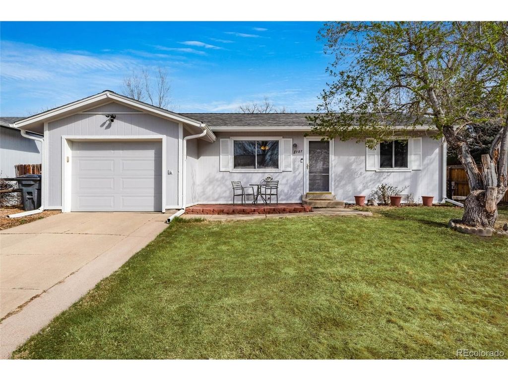 8787 Dover Cir, Arvada, CO 80005