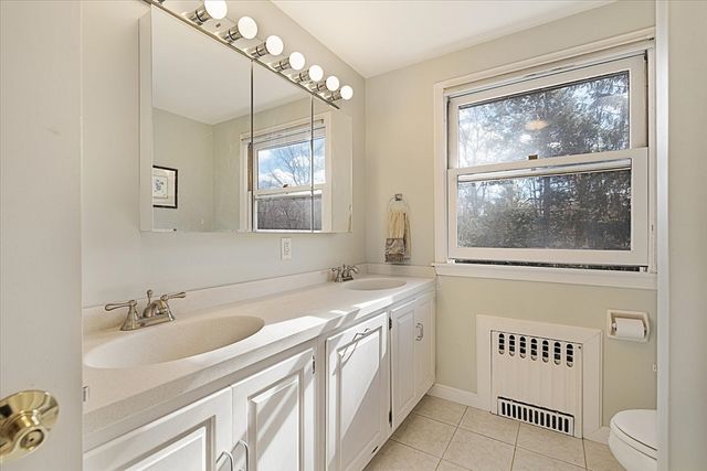 45 Camp St, Paxton, MA 01612