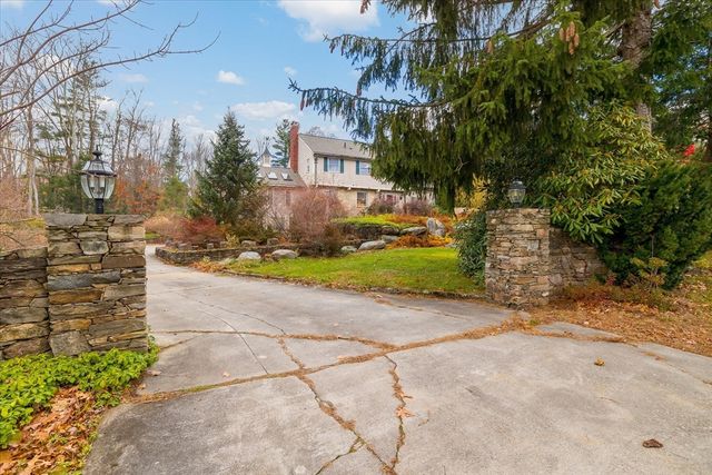 45 Camp St, Paxton, MA 01612