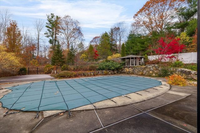 45 Camp St, Paxton, MA 01612