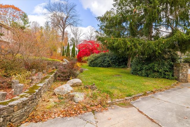 45 Camp St, Paxton, MA 01612