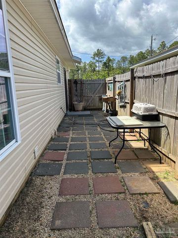 8867 Mary Fleming Dr, Pensacola, FL 32507