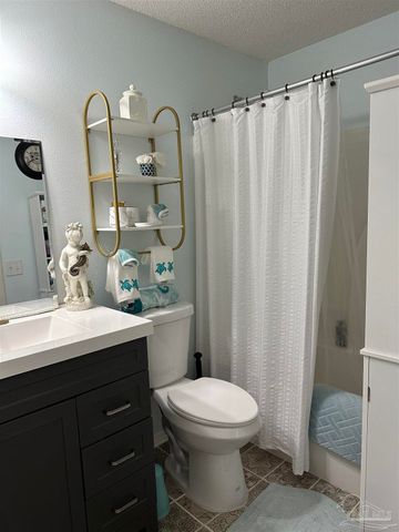 8867 Mary Fleming Dr, Pensacola, FL 32507