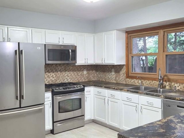 3020 Southbridge Road, Rockford, IL 61114