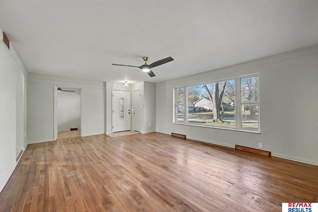 8339 Izard Street, Omaha, NE 68114