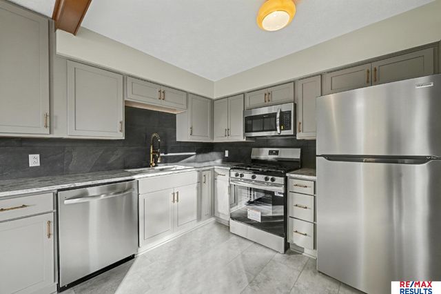 8339 Izard Street, Omaha, NE 68114