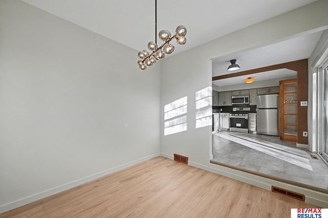 8339 Izard Street, Omaha, NE 68114