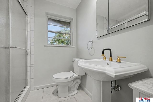 8339 Izard Street, Omaha, NE 68114