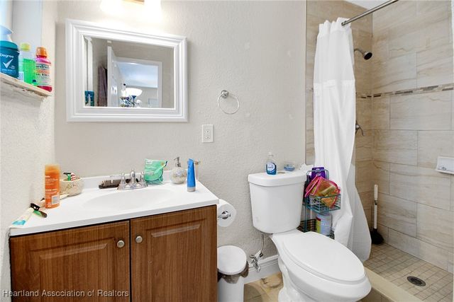 6810 Farragut Street, Hollywood, FL 33024