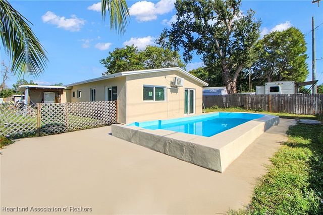 6810 Farragut Street, Hollywood, FL 33024