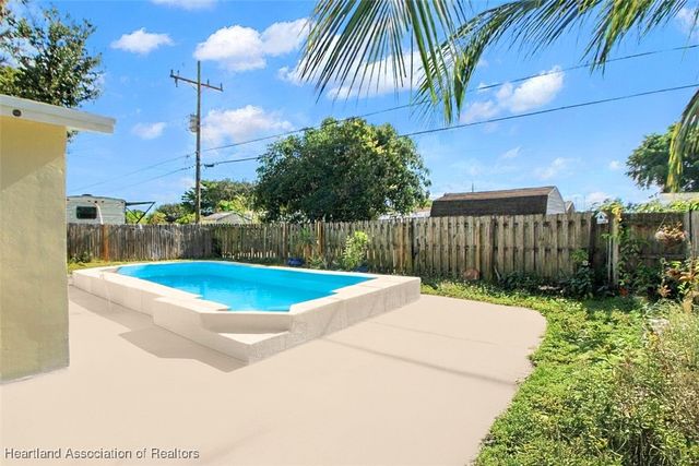 6810 Farragut Street, Hollywood, FL 33024