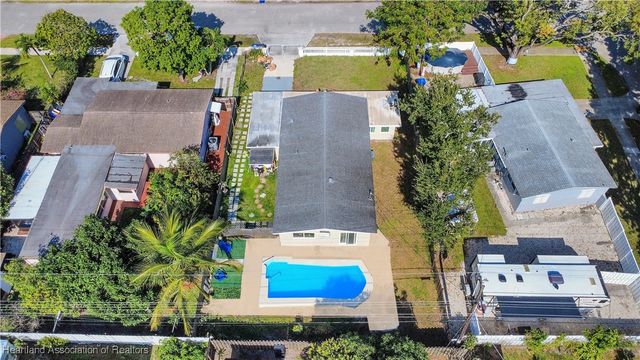 6810 Farragut Street, Hollywood, FL 33024