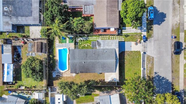 6810 Farragut Street, Hollywood, FL 33024