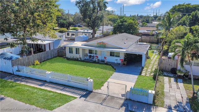 6810 Farragut Street, Hollywood, FL 33024