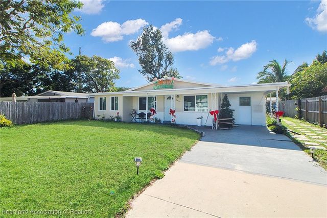 6810 Farragut Street, Hollywood, FL 33024