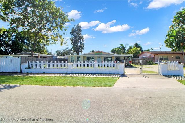 6810 Farragut Street, Hollywood, FL 33024