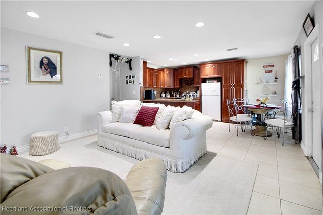 6810 Farragut Street, Hollywood, FL 33024