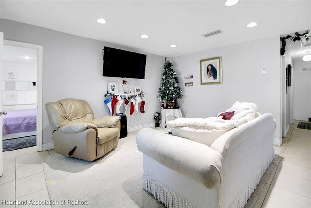 6810 Farragut Street, Hollywood, FL 33024