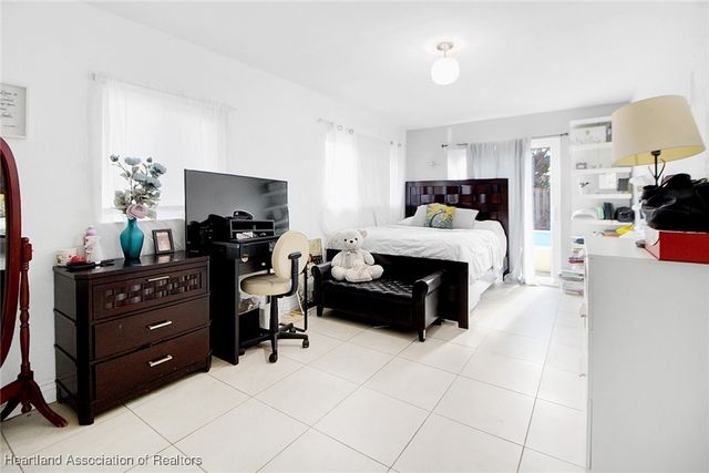 6810 Farragut Street, Hollywood, FL 33024