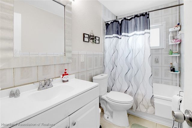 6810 Farragut Street, Hollywood, FL 33024