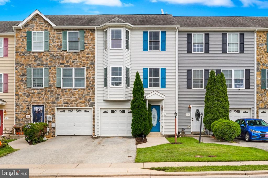 55 FUZZY TAIL DR, Ranson, WV 25438