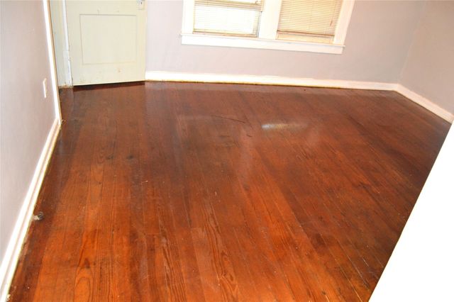 613 N Virginia Street, Terrell, TX 75160