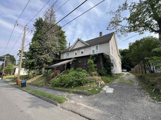 98 Lincoln St, Pittsfield, MA 01201