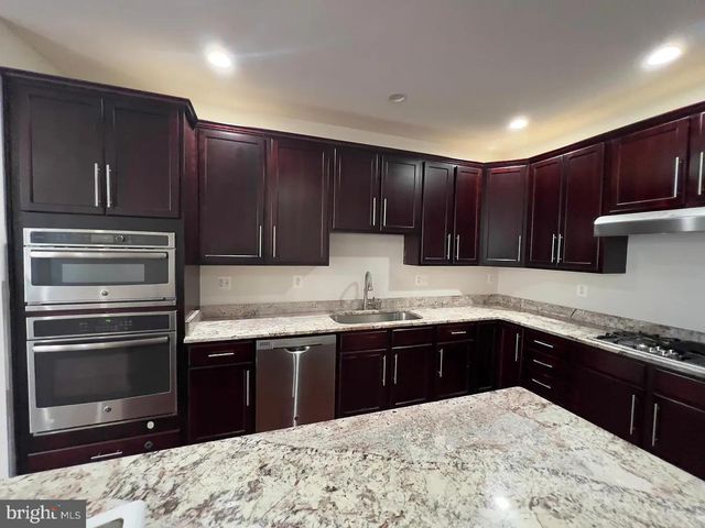 42885 EDGEGROVE HEIGHTS TER, Ashburn, VA 20148