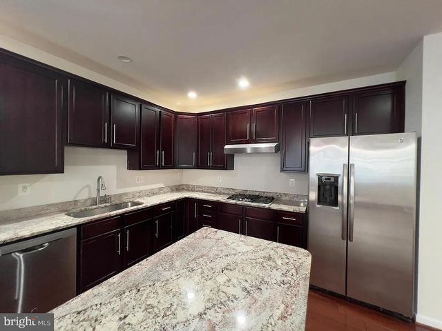 42885 EDGEGROVE HEIGHTS TER, Ashburn, VA 20148