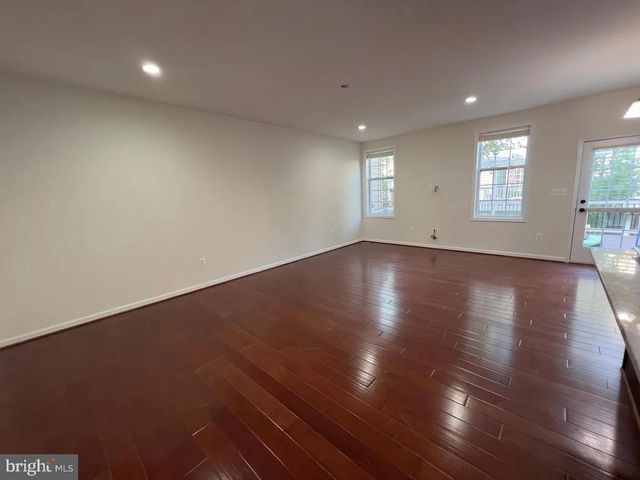 42885 EDGEGROVE HEIGHTS TER, Ashburn, VA 20148