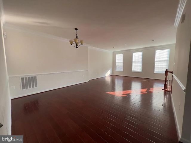 42885 EDGEGROVE HEIGHTS TER, Ashburn, VA 20148