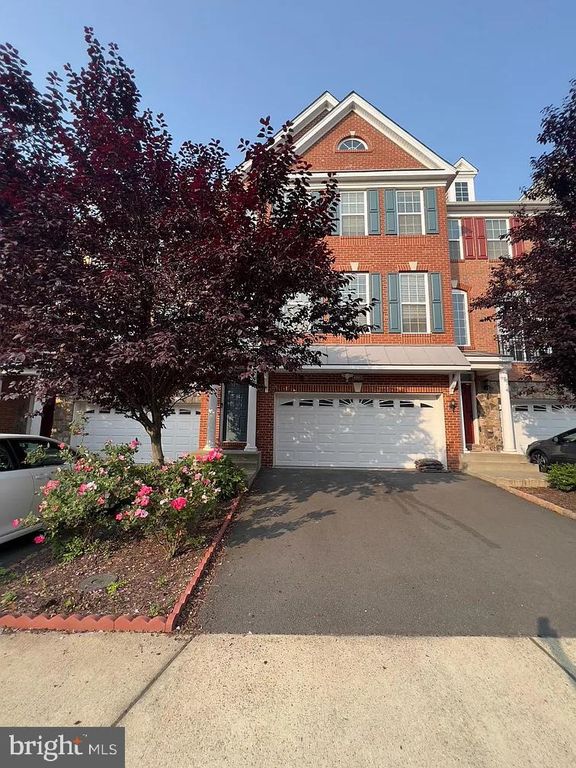 42885 EDGEGROVE HEIGHTS TER, Ashburn, VA 20148