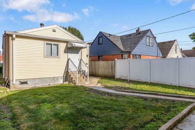 1528 N 39th Avenue, Stone Park, IL 60165