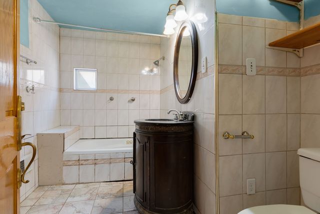 1528 N 39th Avenue, Stone Park, IL 60165