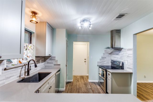 5411 Parliament Drive, Arlington, TX 76017