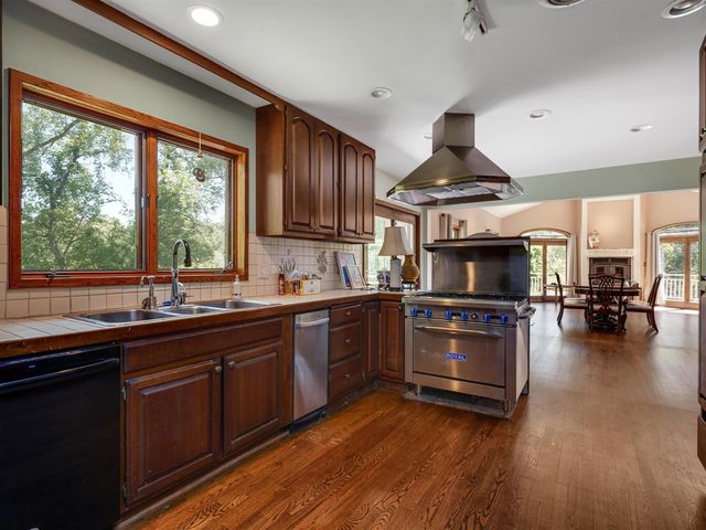 1150 N Livernois Road, Rochester Hills, MI 48306