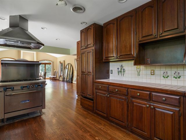 1150 N Livernois Road, Rochester Hills, MI 48306
