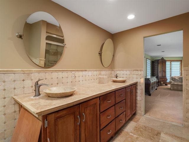 1150 N Livernois Road, Rochester Hills, MI 48306