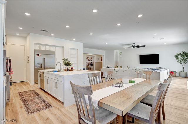 199 Bellevue Grove Avenue, Henderson, NV 89015