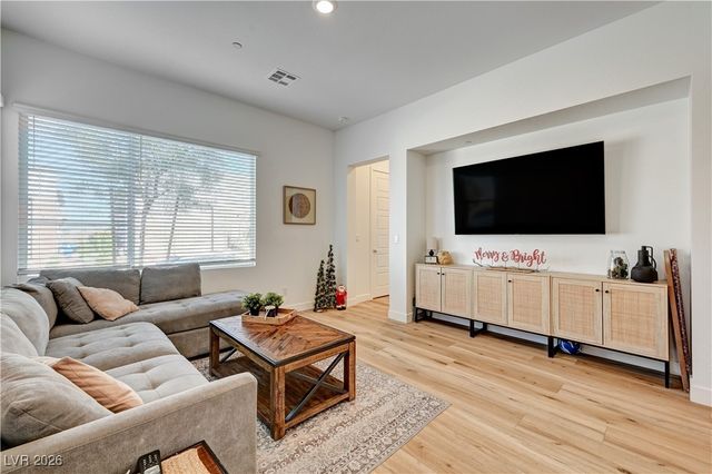 199 Bellevue Grove Avenue, Henderson, NV 89015