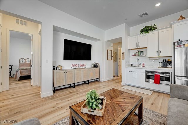 199 Bellevue Grove Avenue, Henderson, NV 89015